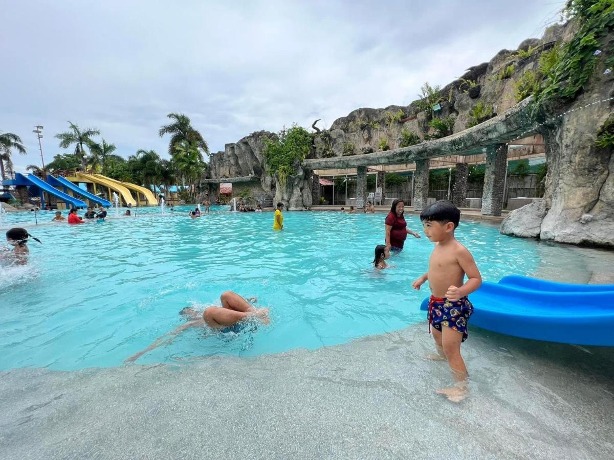 Beach Resorts Walking Distance To The Town House Davao City Exteriér fotografie