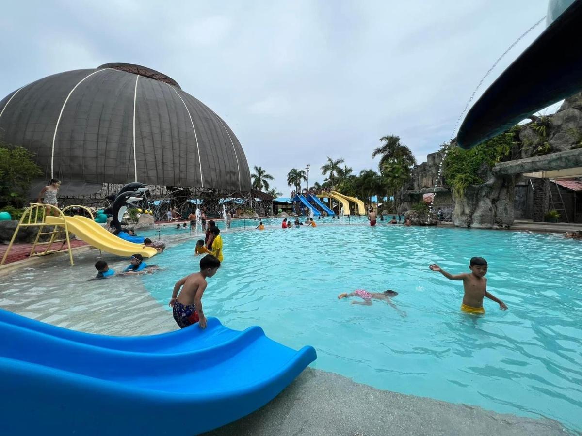 Beach Resorts Walking Distance To The Town House Davao City Exteriér fotografie